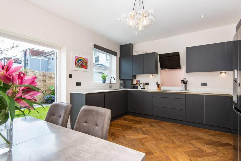 Newly Renovated Victorian House With Free Parking Villa Brighton Exteriör bild